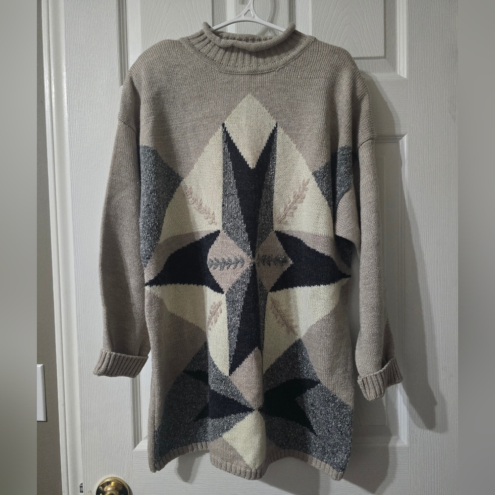 Vintage Mockneck Wool Blend Tunic Sweater, Roll Collar, Geometric Star Print.